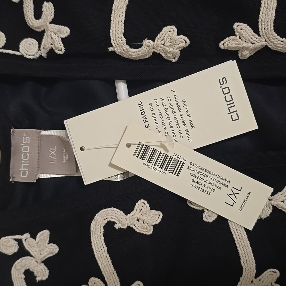Chicos Black And White Embrodaird Kimono Size L/XL NWT - Picture 5 of 8